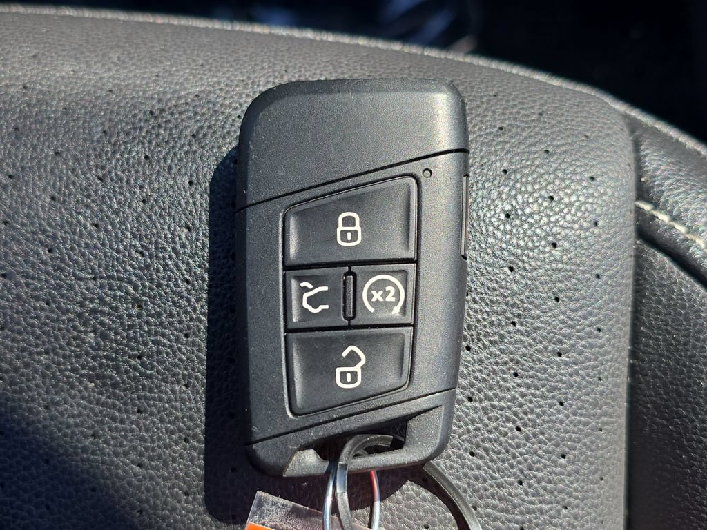 Used 2024 Volkswagen Jetta SE FWD image 33