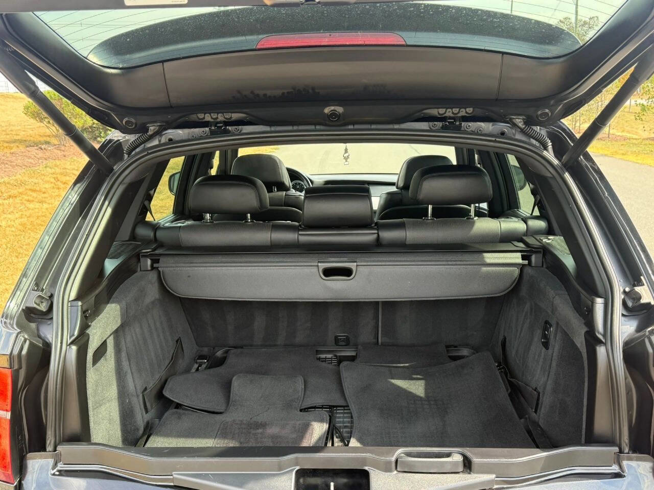 Used 2011 BMW X5 M image 24