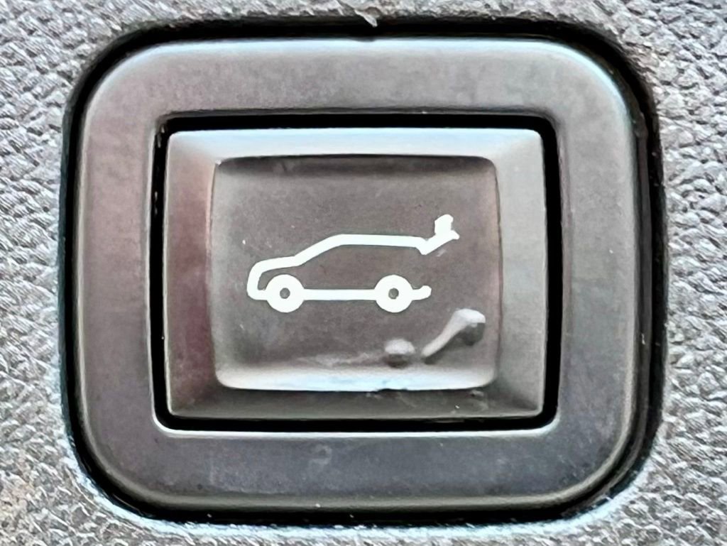 Used 2021 GMC Yukon XL AT4 w/ AT4 Premium Plus Package image 47