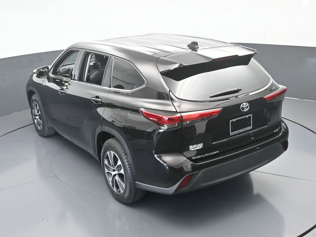 Used 2021 Toyota Highlander XLE image 48