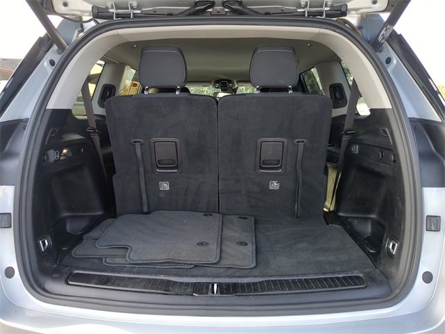 Used 2022 Jeep Grand Cherokee L Laredo w/ Luxury Tech Group I image 11