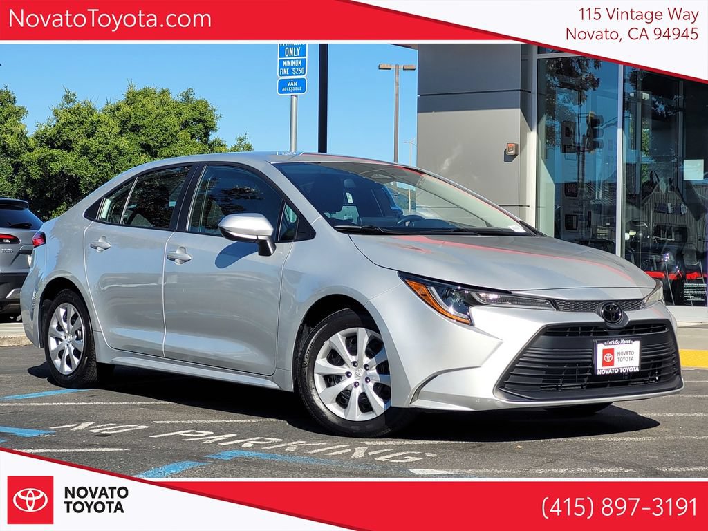 Used 2025 Toyota Corolla LE FWD image 1
