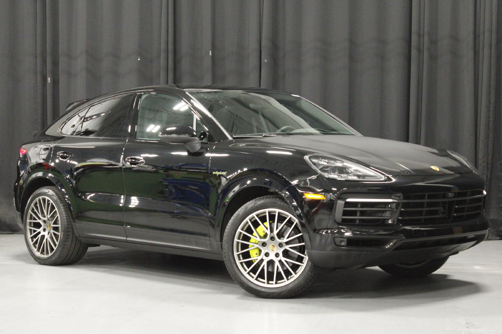 Certified 2022 Porsche Cayenne Platinum Edition AWD/4WD image 9