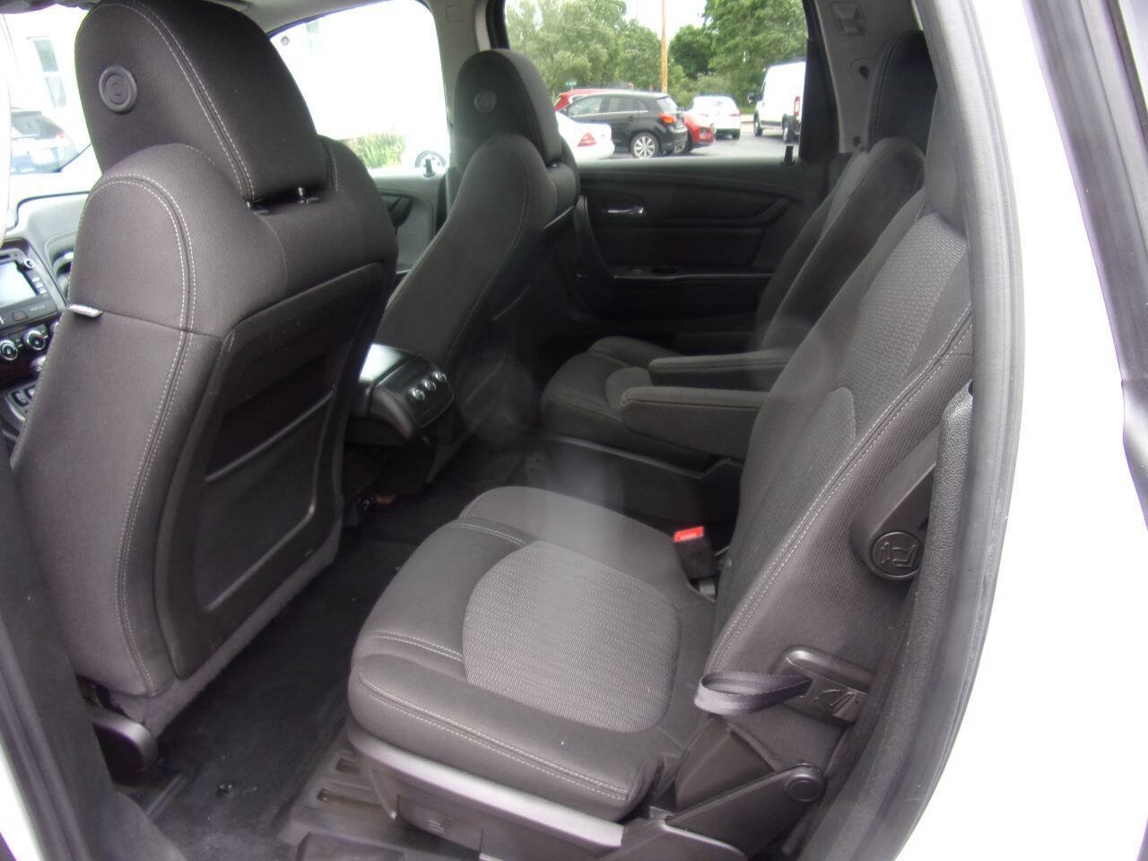 Used 2017 Chevrolet Traverse LT w/ Style and Technology Package AWD/4WD image 23