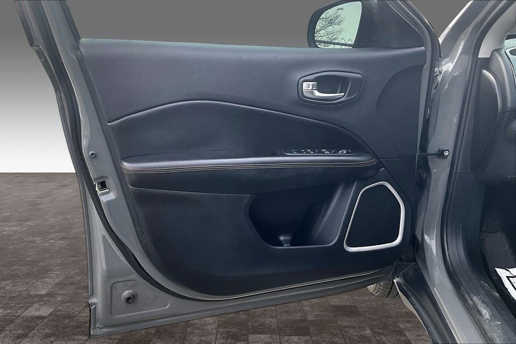 Used 2020 Jeep Compass Limited image 11