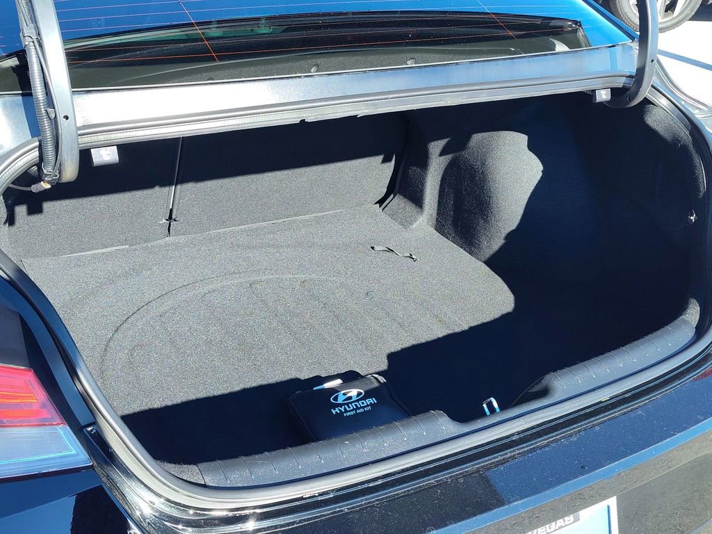 Used 2023 Hyundai Elantra Limited w/ Cargo Package image 30