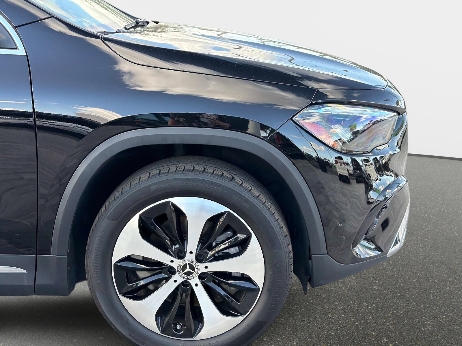 Used 2025 Mercedes-Benz GLA 250 4MATIC image 12