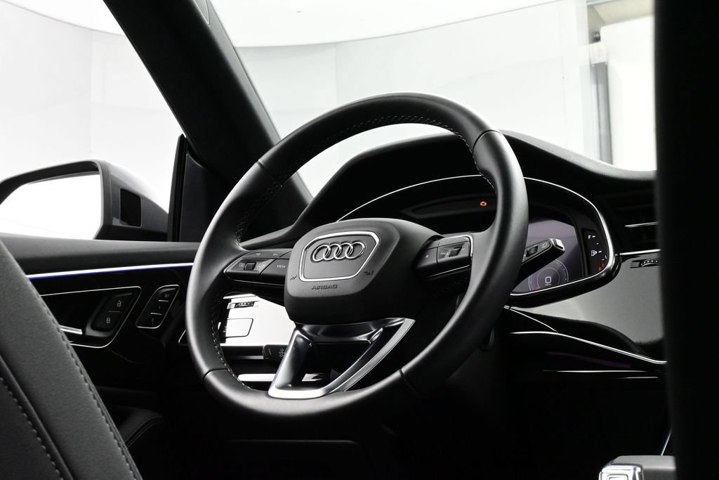 Used 2025 Audi Q8 Premium Plus AWD/4WD image 20