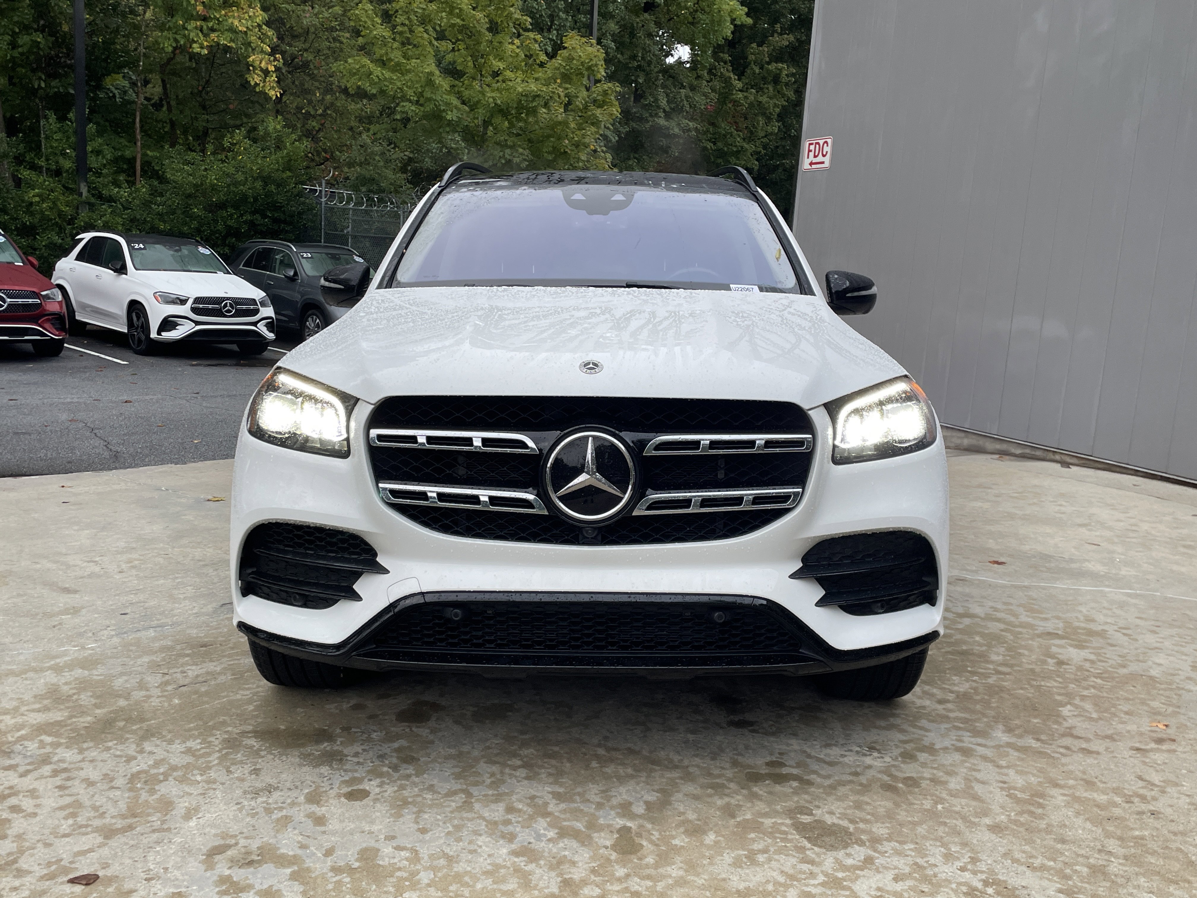 Used 2023 Mercedes-Benz GLS 580 4MATIC image 3