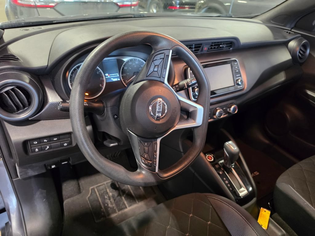 Used 2020 Nissan Kicks S FWD image 4