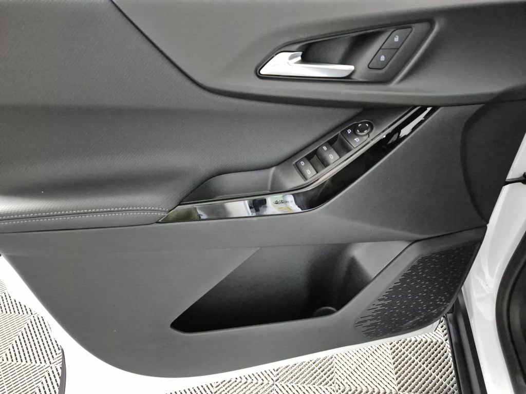 New 2026 Chevrolet Equinox LT AWD/4WD image 13
