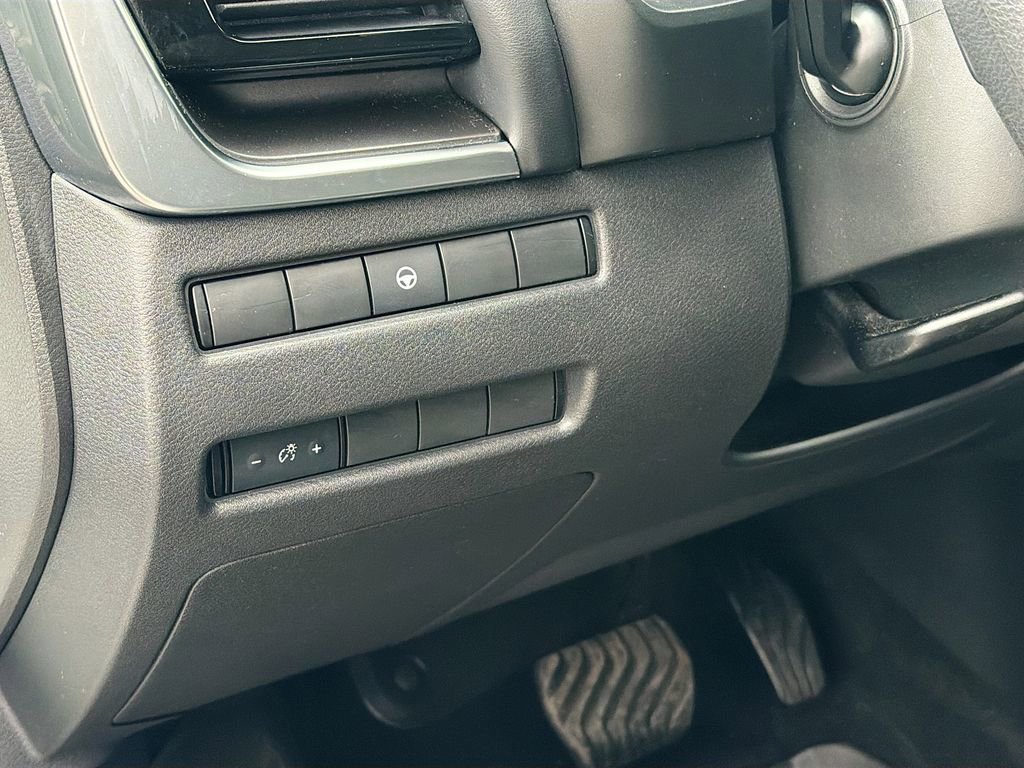 Used 2021 Nissan Rogue SV image 10