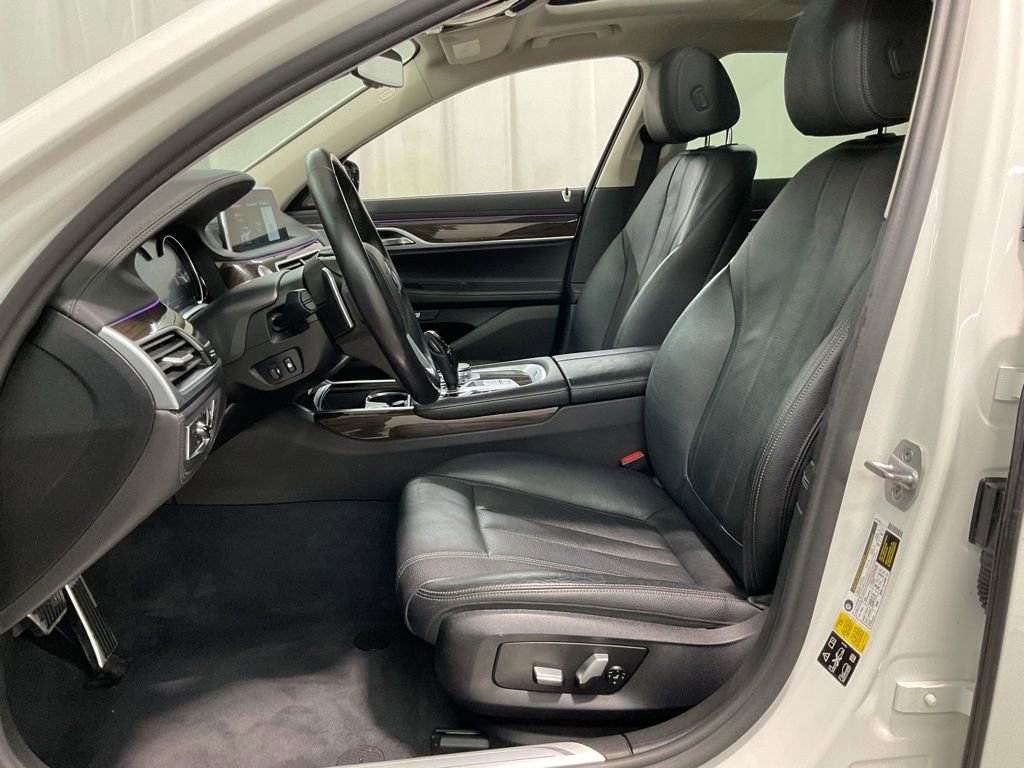 Used 2018 BMW 740i xDrive image 20
