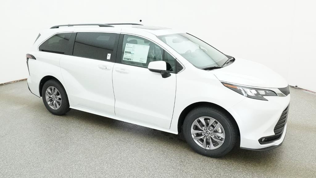 New 2026 Toyota Sienna XLE FWD image 15