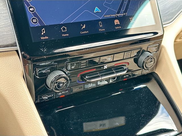 Used 2024 Jeep Grand Cherokee L Limited image 16