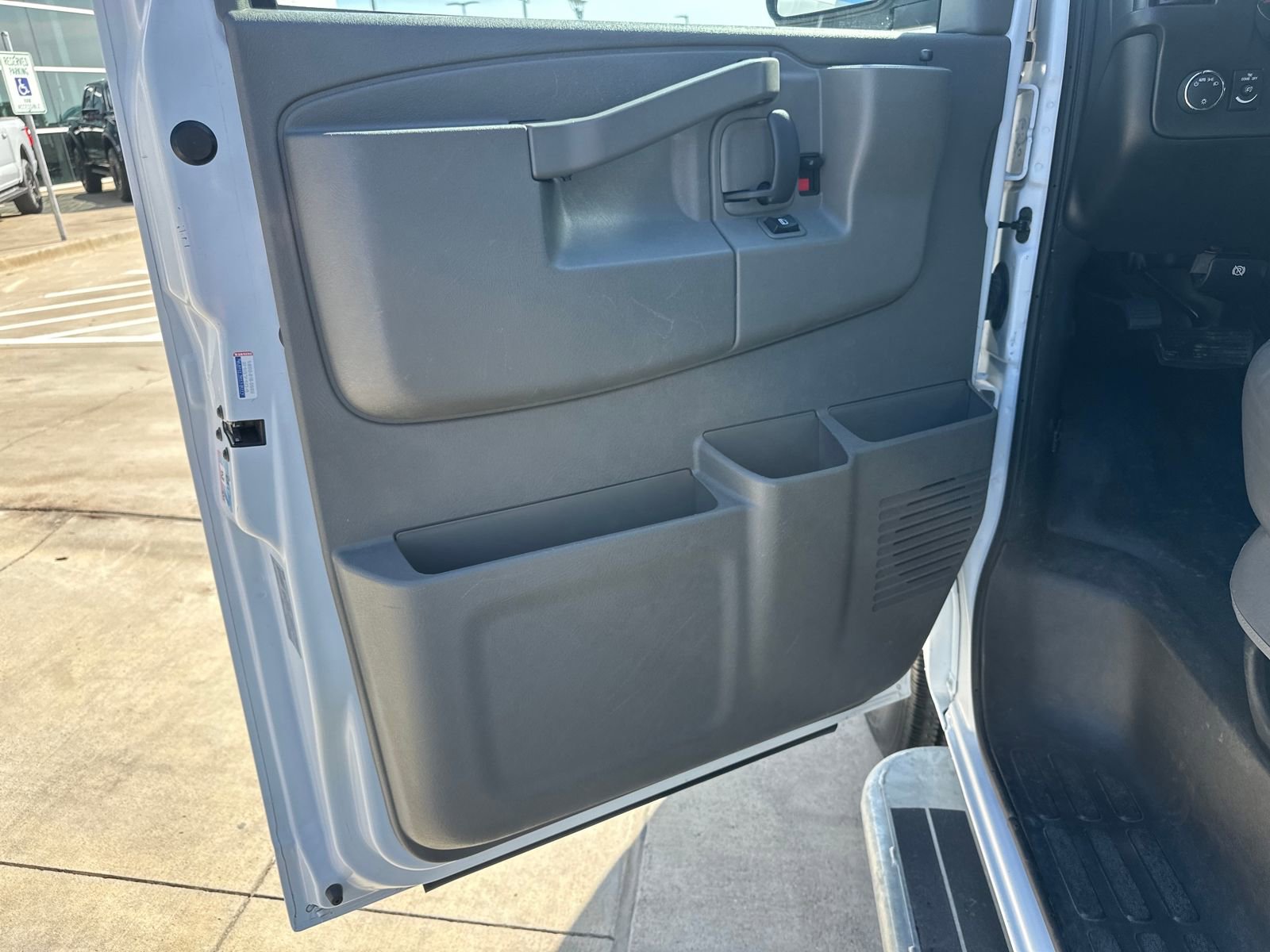 Used 2024 GMC Savana 2500 w/ Driver Convenience Package image 10