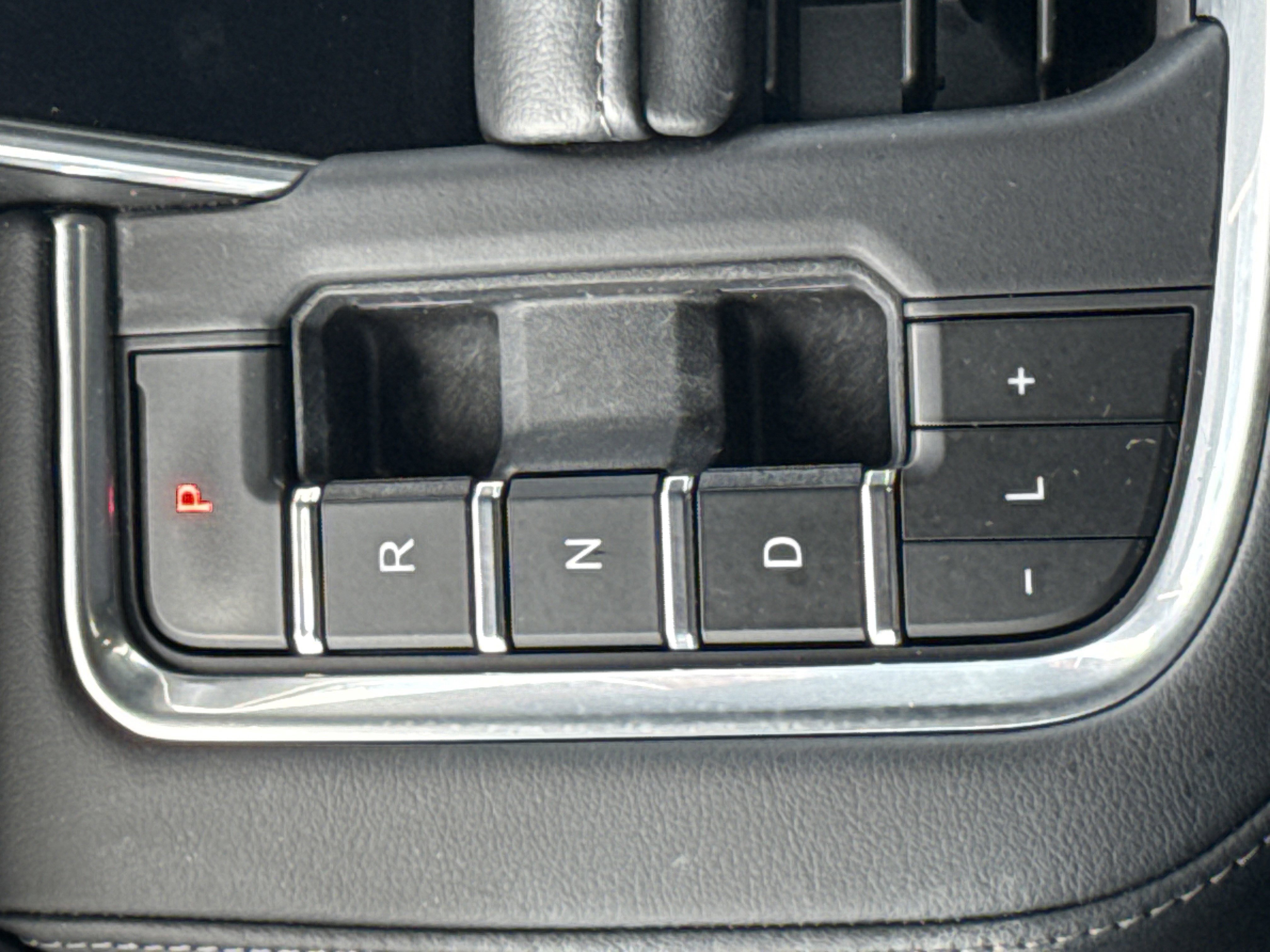 Used 2021 Chevrolet Tahoe Z71 w/ Luxury Package image 25