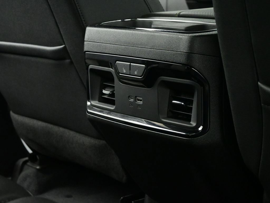 Used 2024 Chevrolet Silverado 2500 ZR2 w/ Technology Package image 64