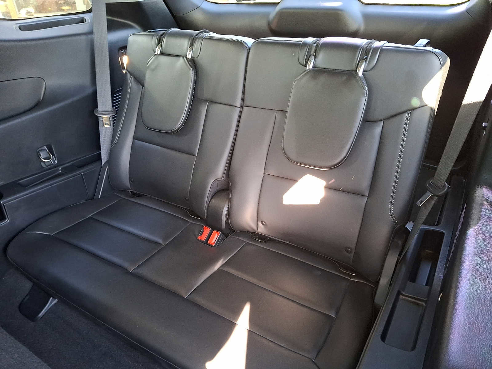 Used 2022 Ford Explorer XLT w/ Equipment Group 202A AWD/4WD image 9