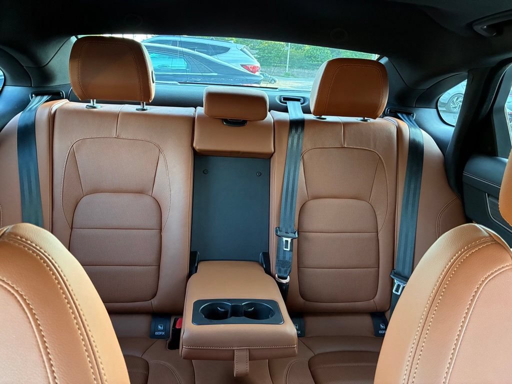 Used 2022 Jaguar XF R-Dynamic SE AWD/4WD image 18