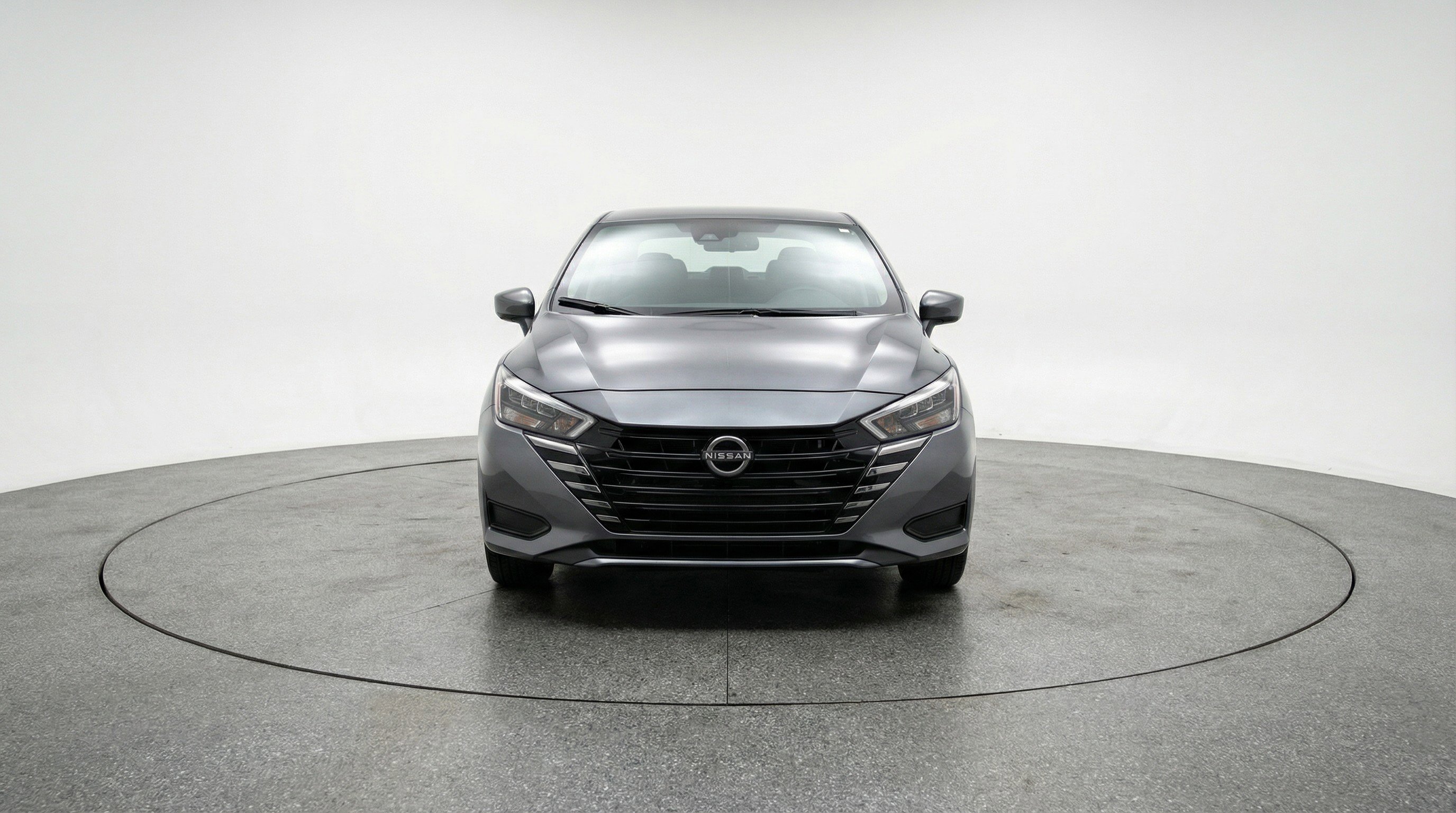 Used 2025 Nissan Versa SV image 2