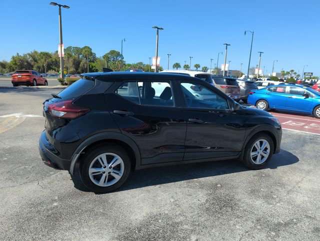 Certified 2021 Nissan Kicks S image 5