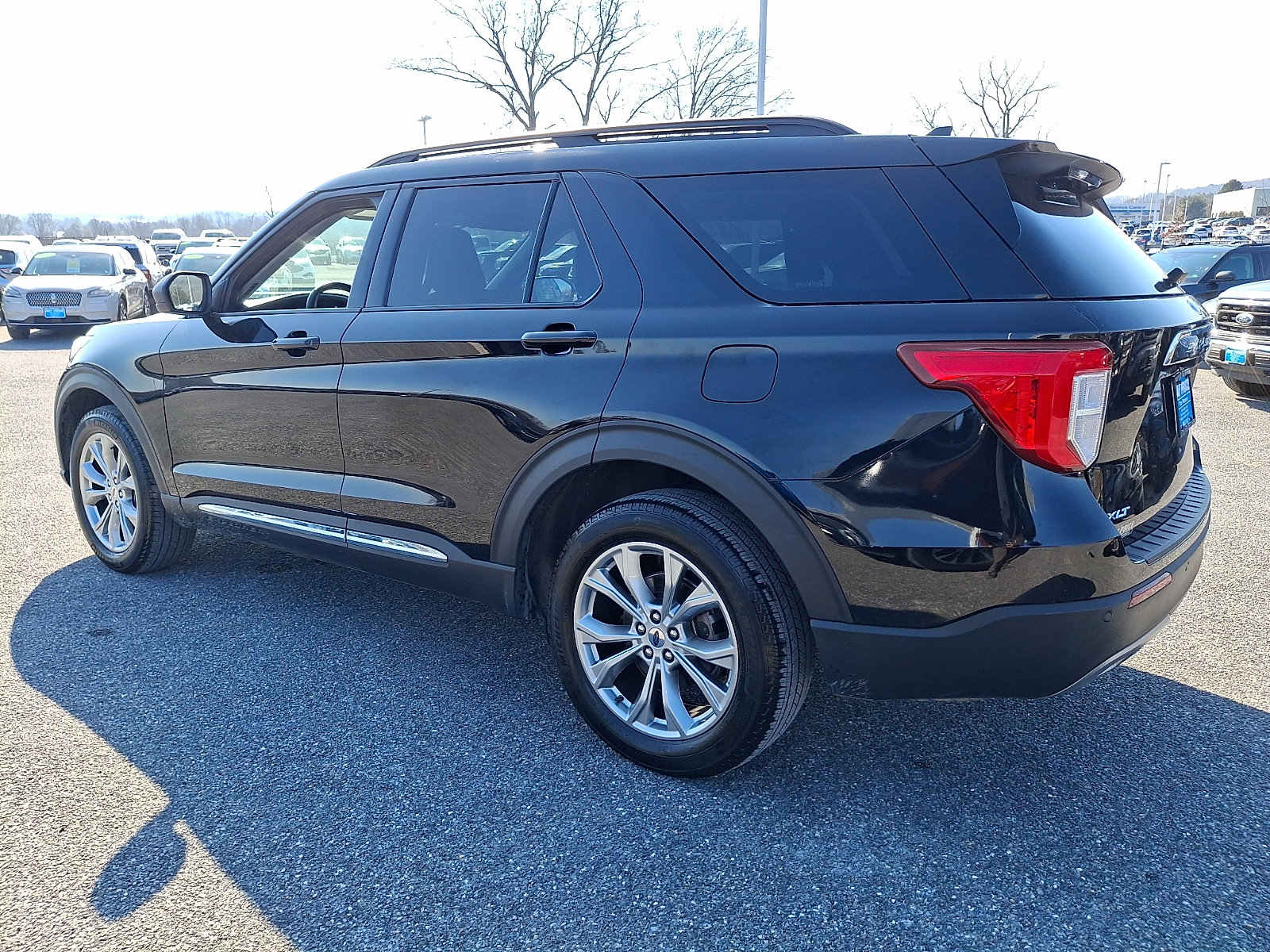 Certified 2023 Ford Explorer XLT w/ Equipment Group 202A AWD/4WD image 4