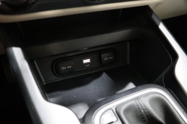Used 2025 Kia Soul LX w/ LX Technology Package FWD image 25
