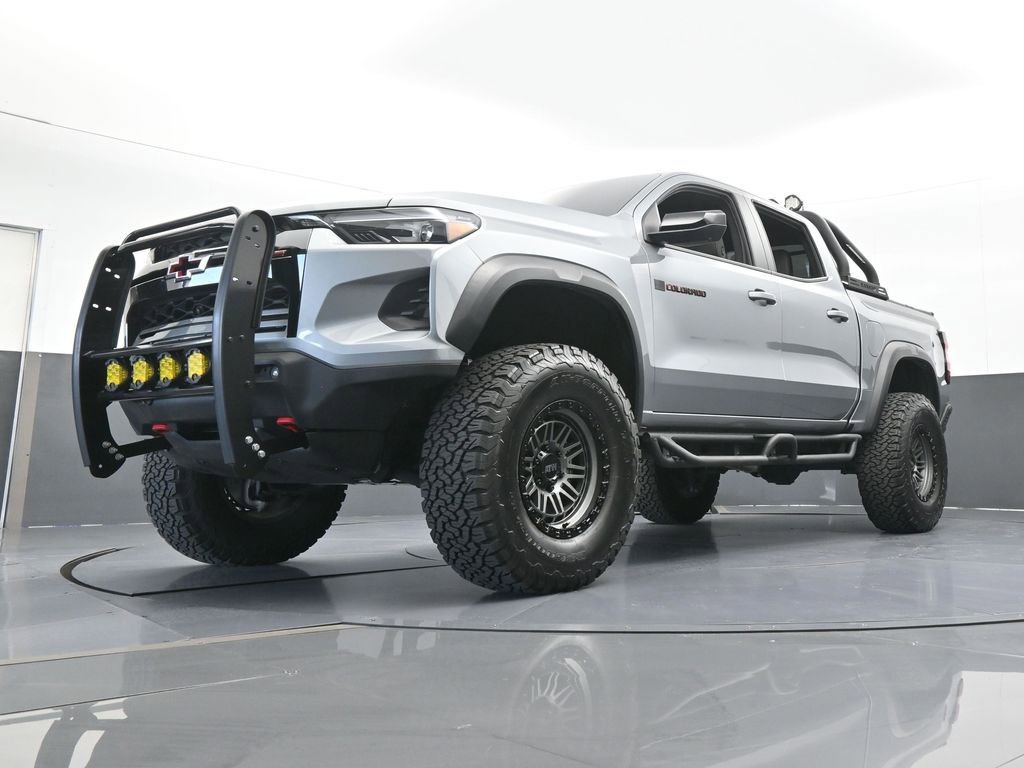 Used 2025 Chevrolet Colorado ZR2 w/ Technology Package AWD/4WD image 61
