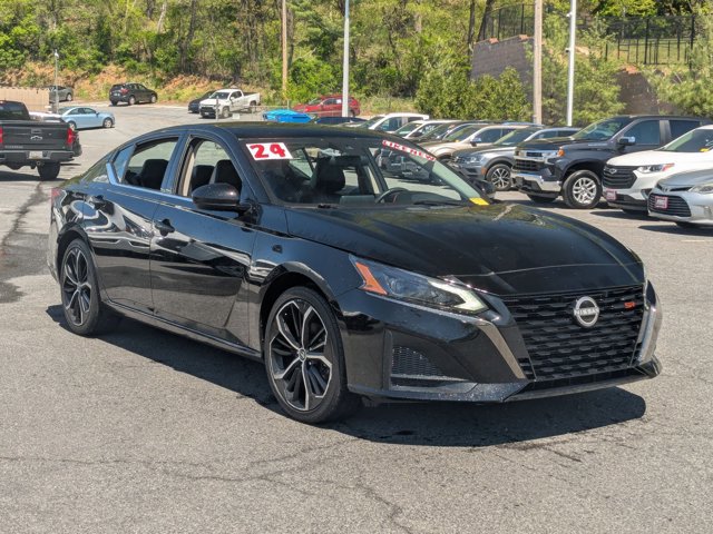 Used 2024 Nissan Altima 2.5 SR FWD image 3