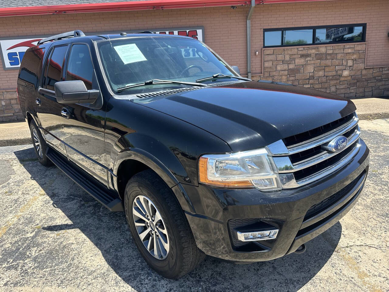 Used 2017 Ford Expedition EL XLT AWD/4WD image 3