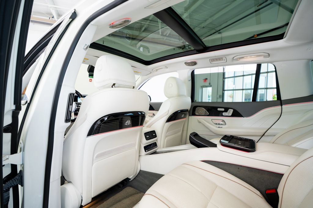Used 2023 Mercedes-Benz Maybach GLS 600 4MATIC image 40