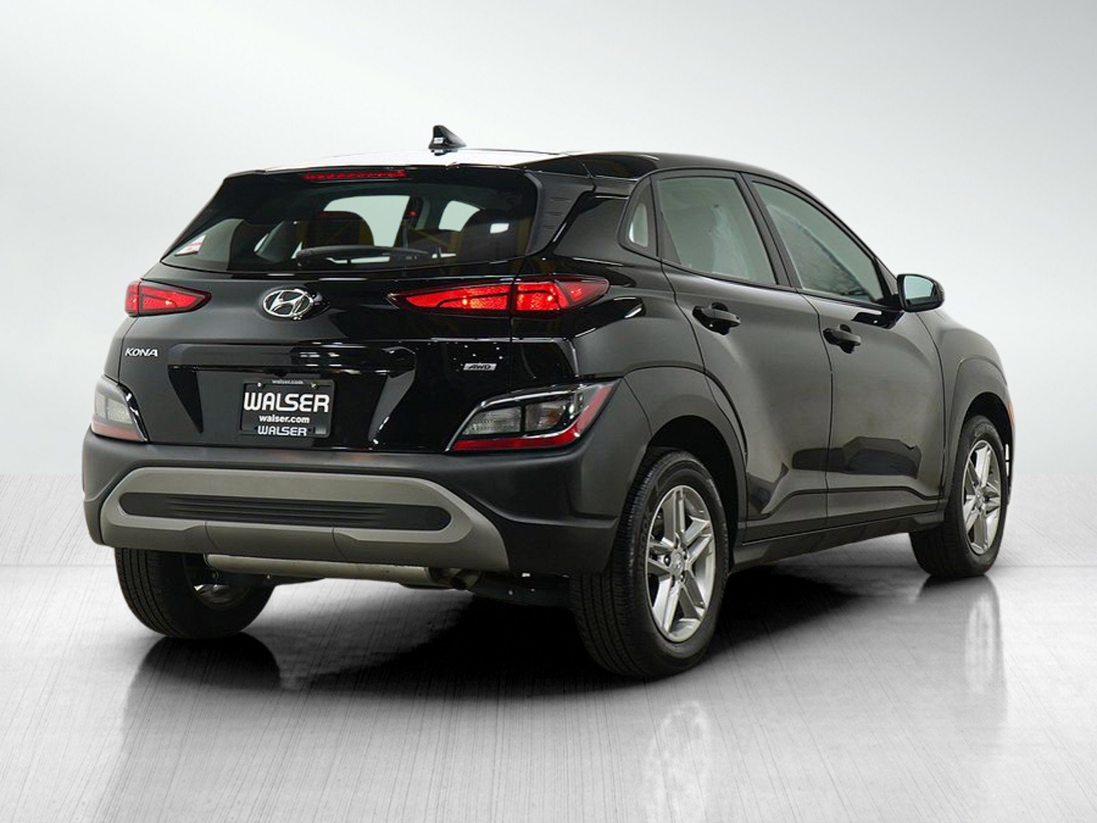 Used 2023 Hyundai Kona SE image 5