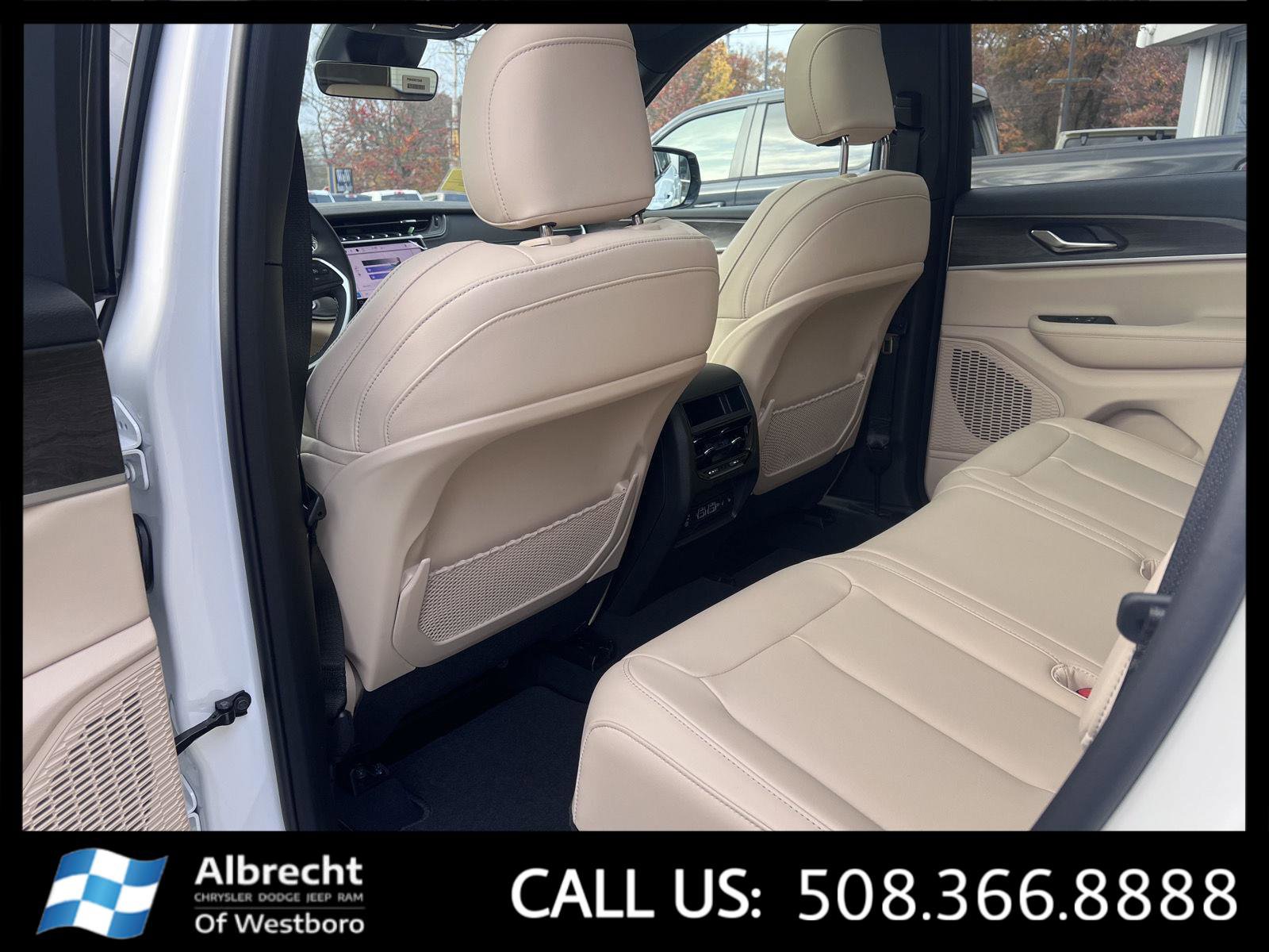 New 2025 Jeep Grand Cherokee Limited image 11