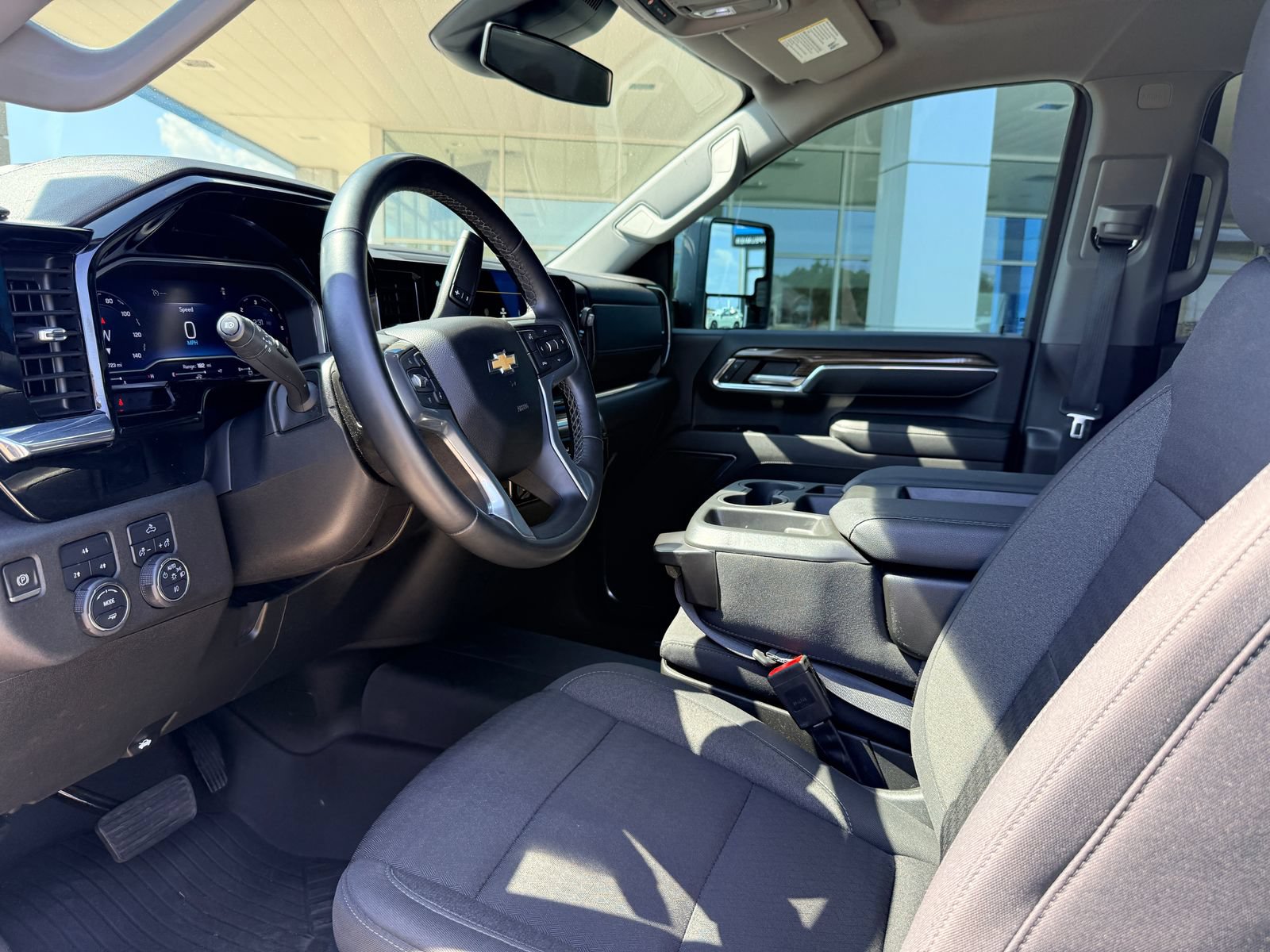Used 2024 Chevrolet Silverado 2500 LT AWD/4WD image 11