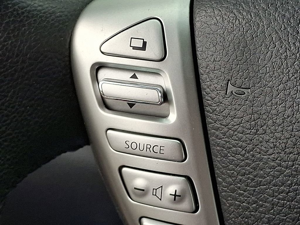 Used 2015 Nissan Versa Note SV FWD image 19
