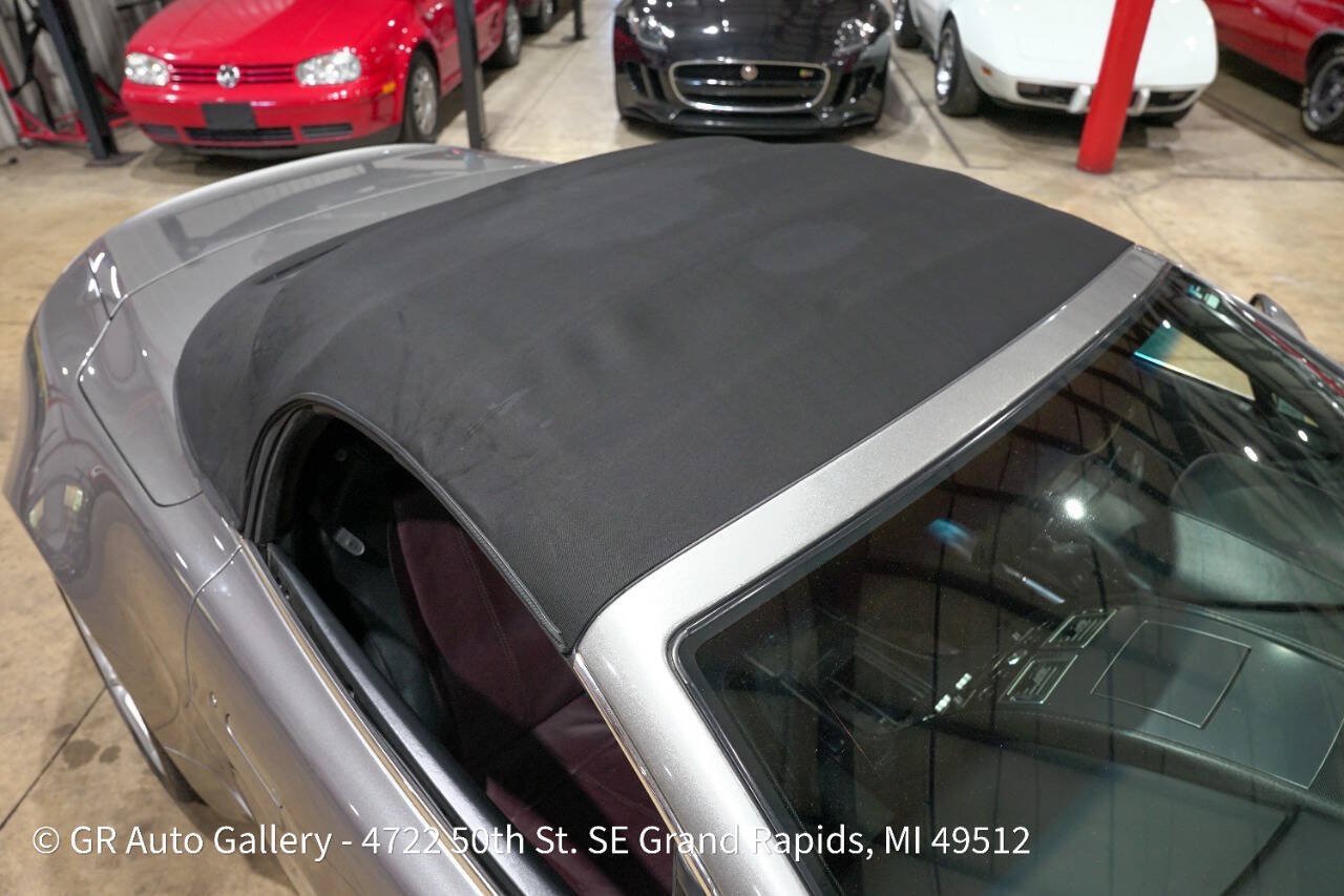 Used 2007 Aston Martin V8 Vantage Roadster RWD image 33