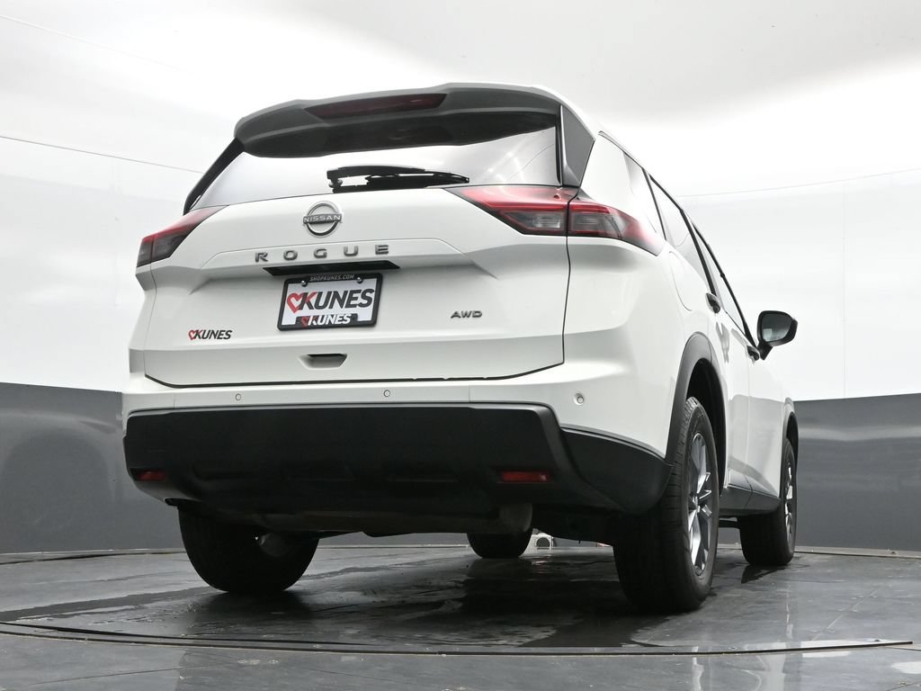 Used 2024 Nissan Rogue S AWD/4WD image 42