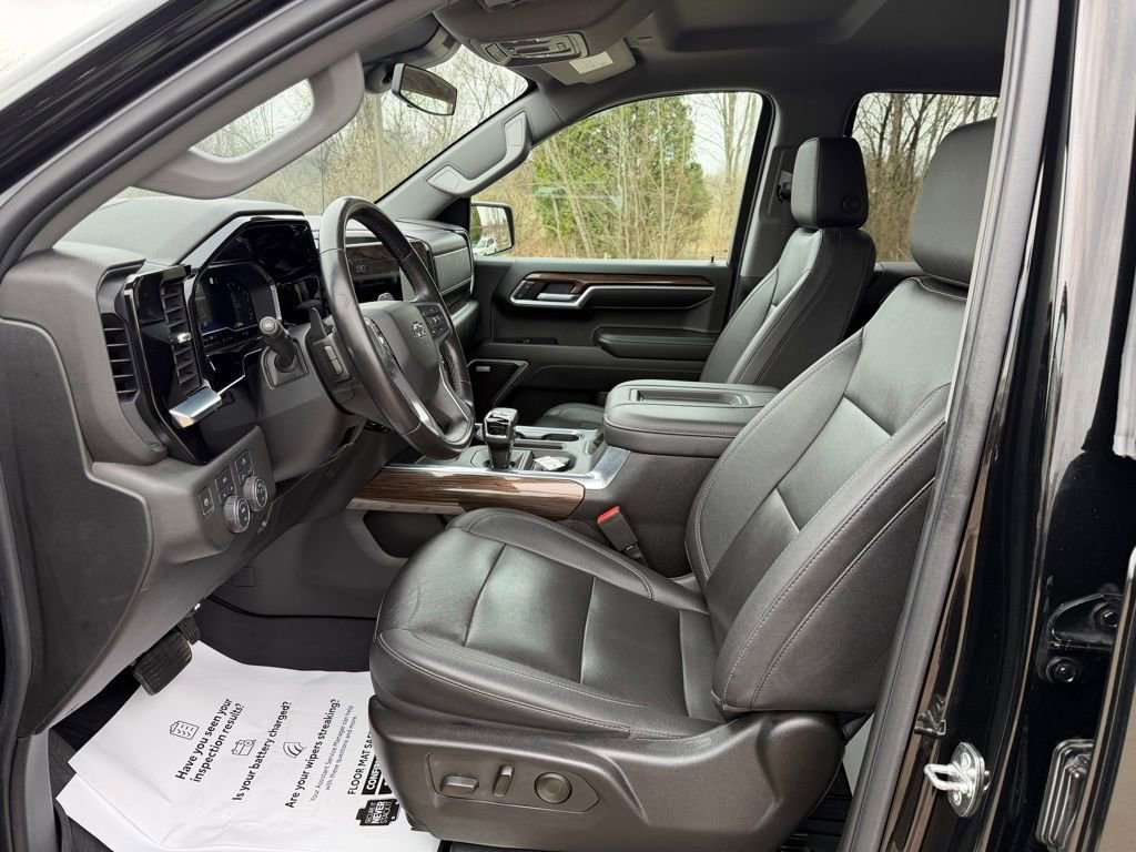 Used 2022 Chevrolet Silverado 1500 RST w/ Redline Edition image 10