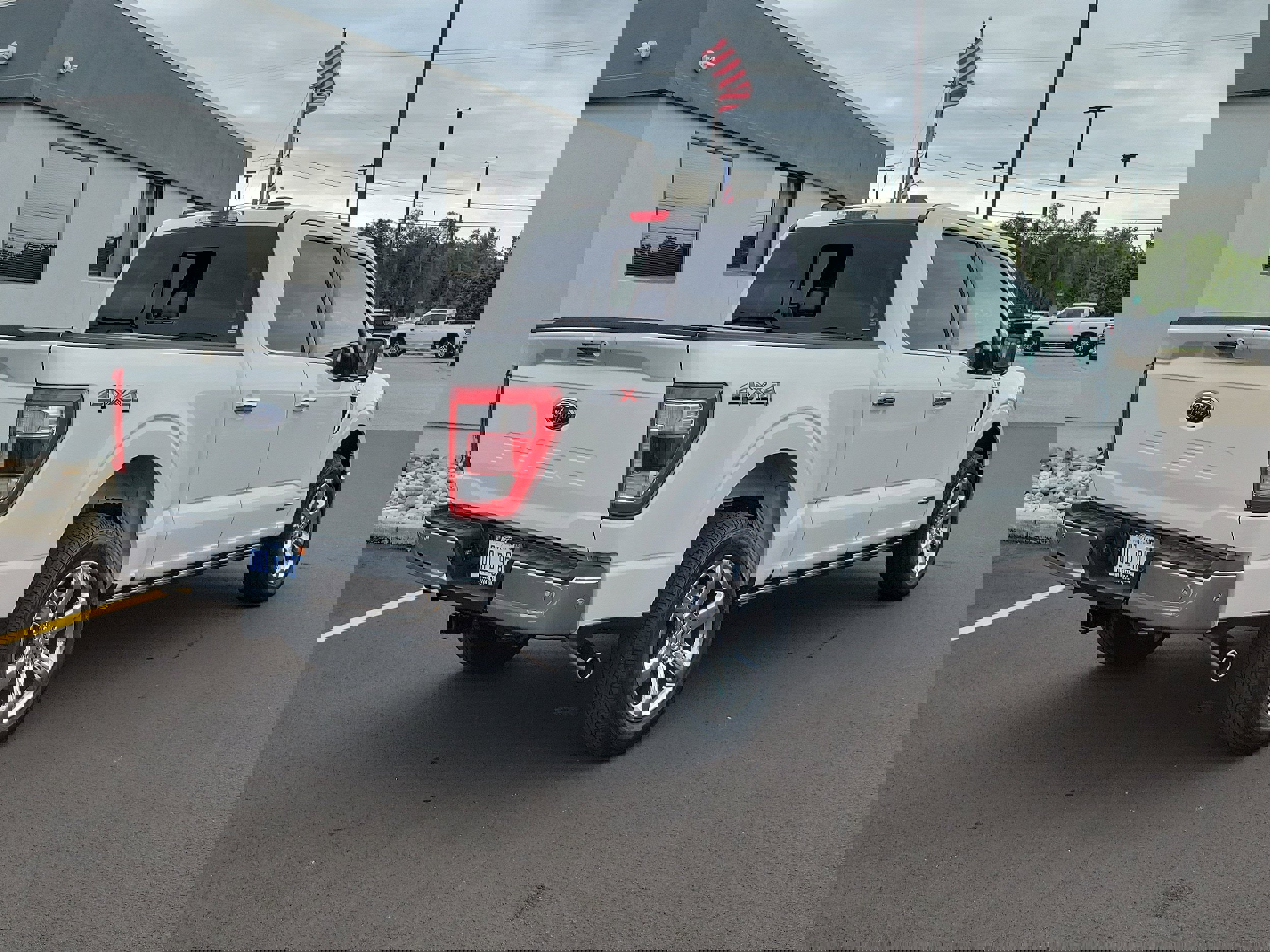 Used 2023 Ford F150 Lariat w/ Equipment Group 502A High image 4