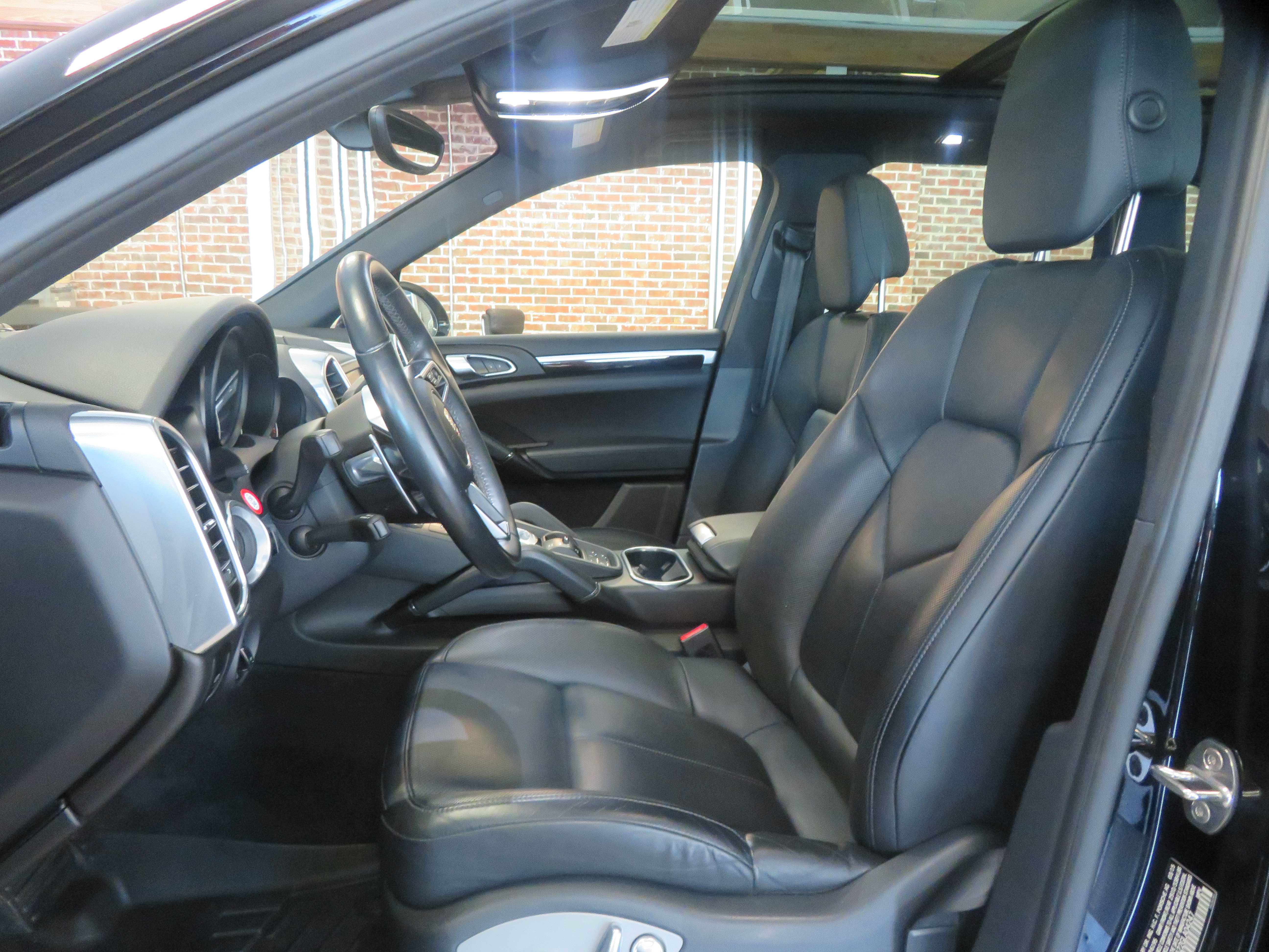 Used 2016 Porsche Cayenne AWD/4WD image 15