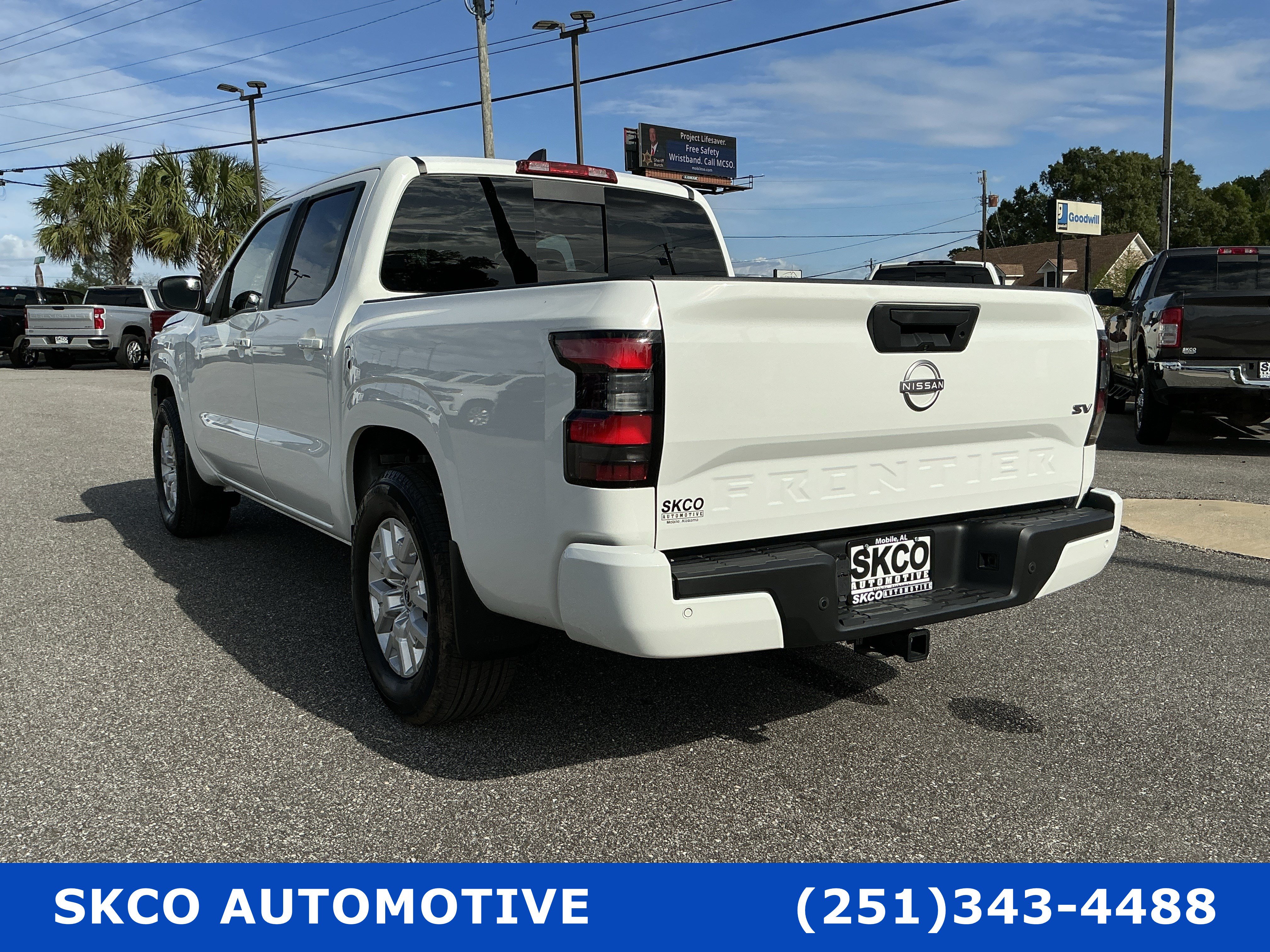 Used 2024 Nissan Frontier SV w/ SV Convenience Package RWD image 3