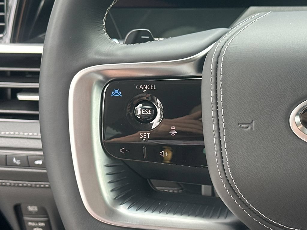 Used 2025 INFINITI QX80 Sensory AWD/4WD image 21