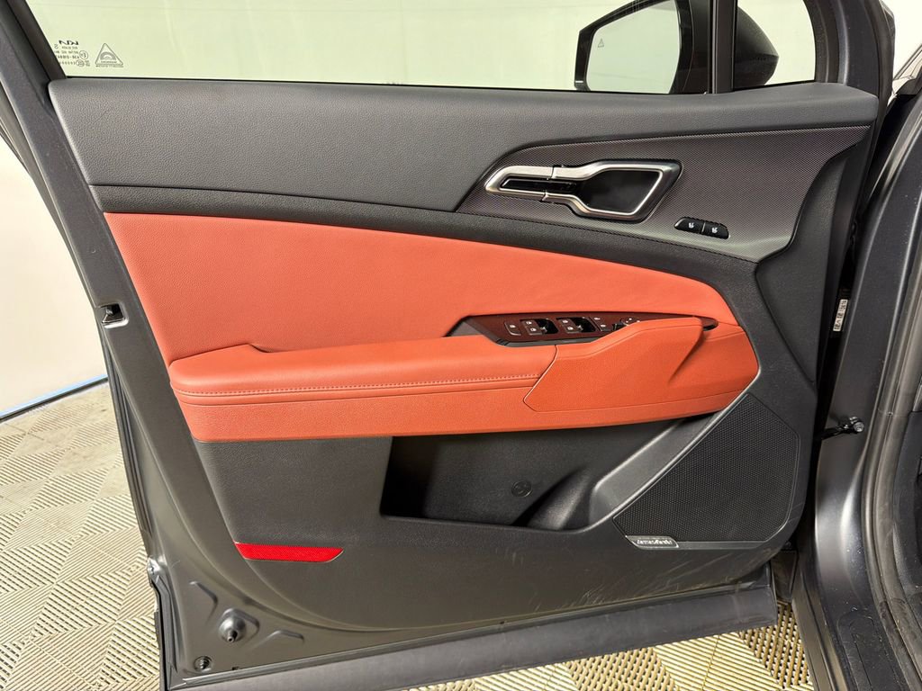 Used 2025 Kia Sportage SX Prestige image 12