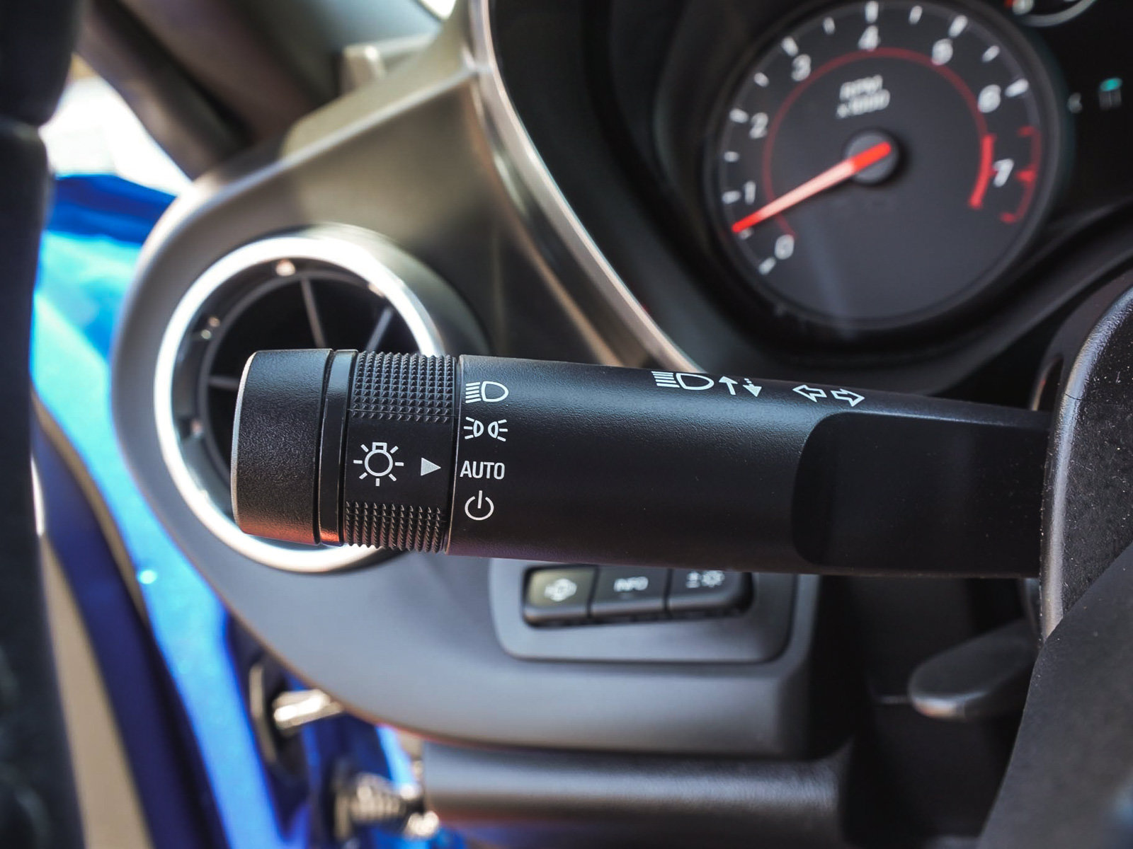 Used 2018 Chevrolet Camaro SS RWD image 25
