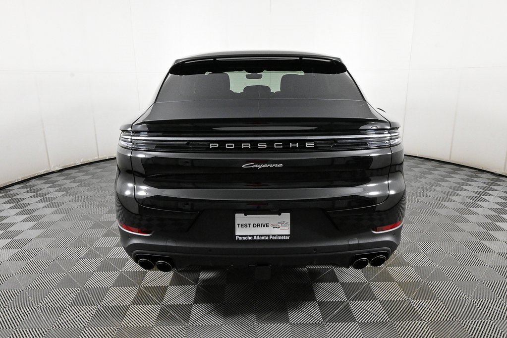 Used 2025 Porsche Cayenne Coupe image 32