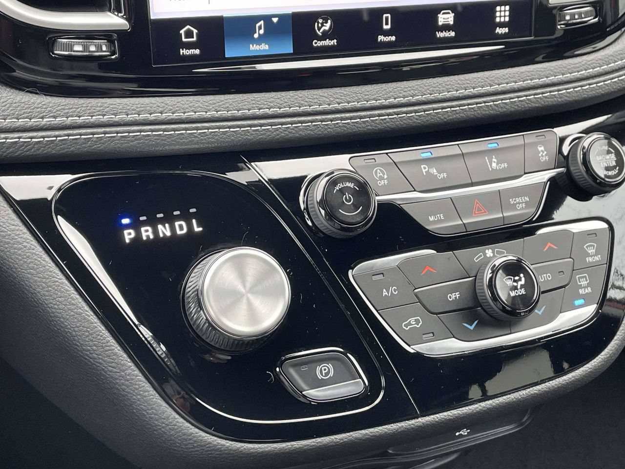 New 2026 Chrysler Pacifica Select FWD image 42