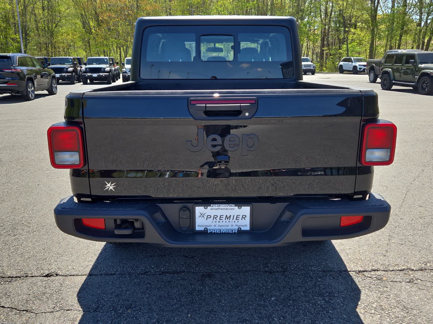 New 2026 Jeep Gladiator Sport AWD/4WD image 5