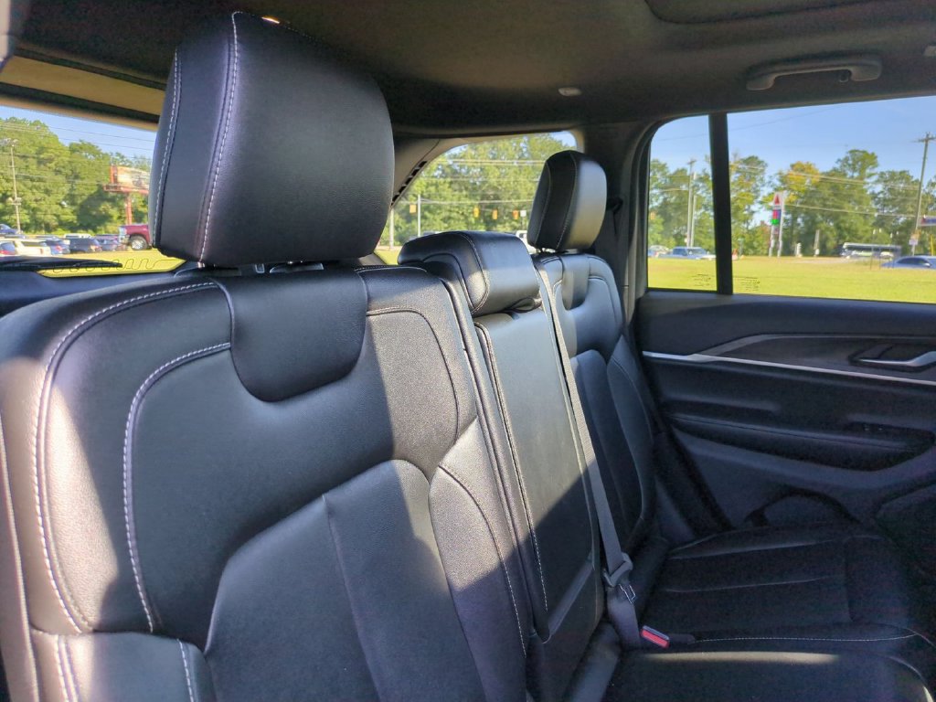Used 2024 Jeep Grand Cherokee Limited 4xe AWD/4WD image 34
