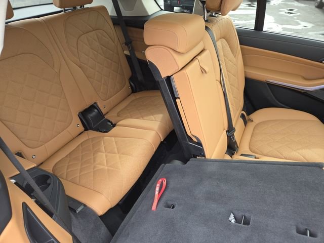 Used 2024 BMW X7 xDrive40i w/ Premium Package image 29